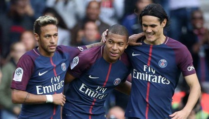  洛里昂与兰斯上演进球大战握手言和